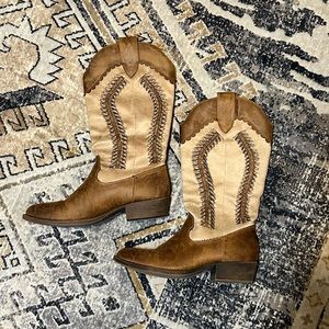 Women cowgirl boot